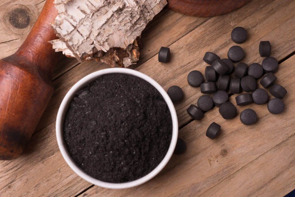 Purifier et nourrir votre peau avec le charbon actif