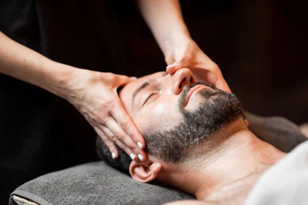 Découvrez le facialisme : une nouvelle approche révolutionnaire des soins du visage