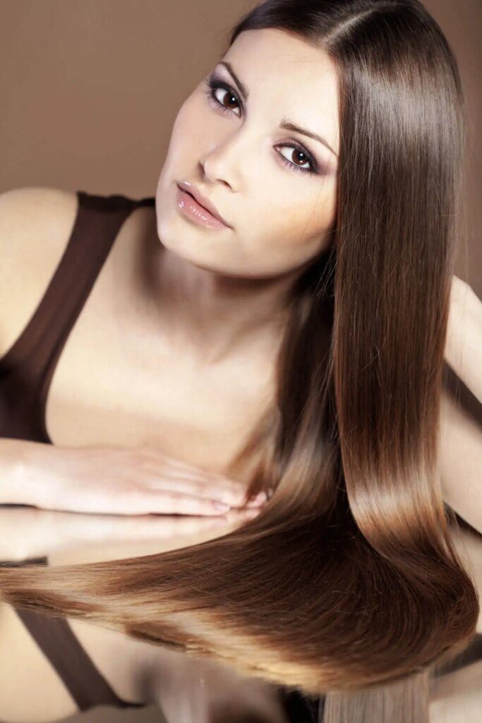 Les bienfaits de l'huile d'argan pour des cheveux resplendissants Les bienfaits de l'huile d'argan pour des cheveux resplendissants