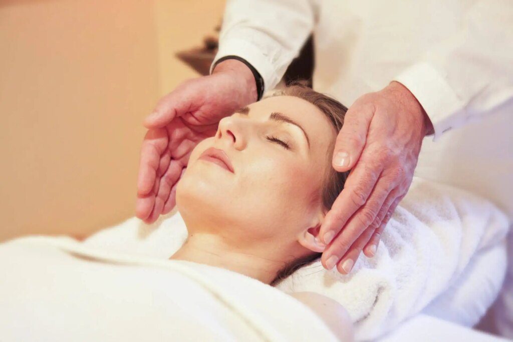 Le pouvoir du Reiki : un guide complet pour les débutants Le pouvoir du Reiki : un guide complet pour les débutants