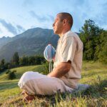 Comment intégrer le reiki dans votre routine de bien-être en 2025