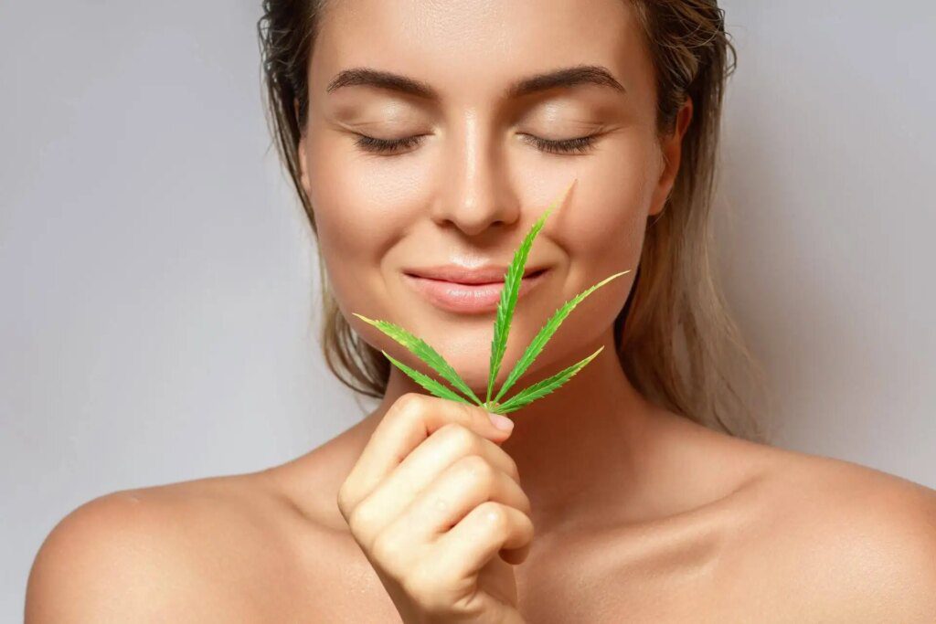 Les cosmétiques biologiques : la clé d'une peau sensible apaisée et protégée Les cosmétiques biologiques : la clé d'une peau sensible apaisée et protégée