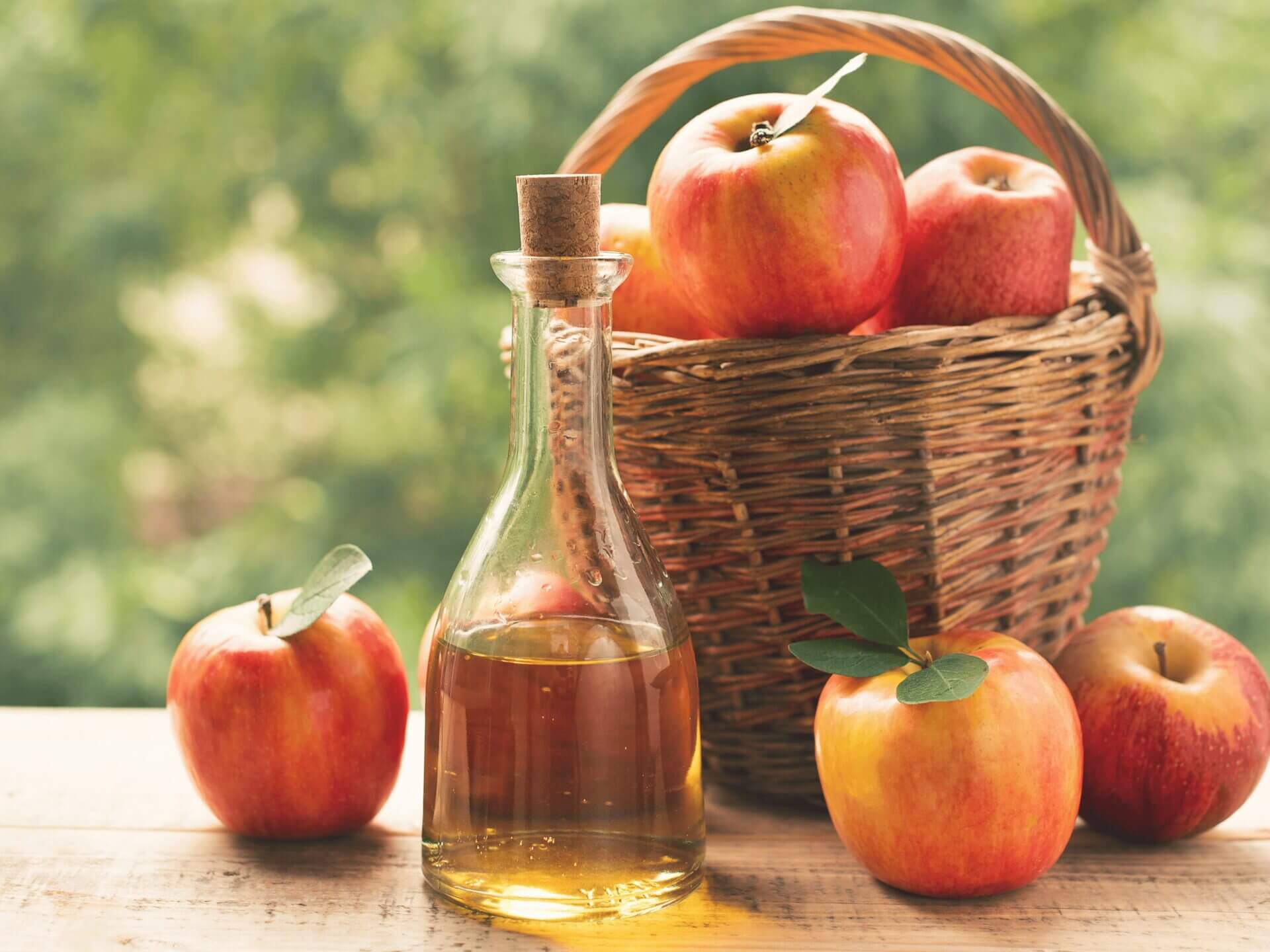 Vinaigre de cidre : 10 utilisations étonnantes pour votre quotidien