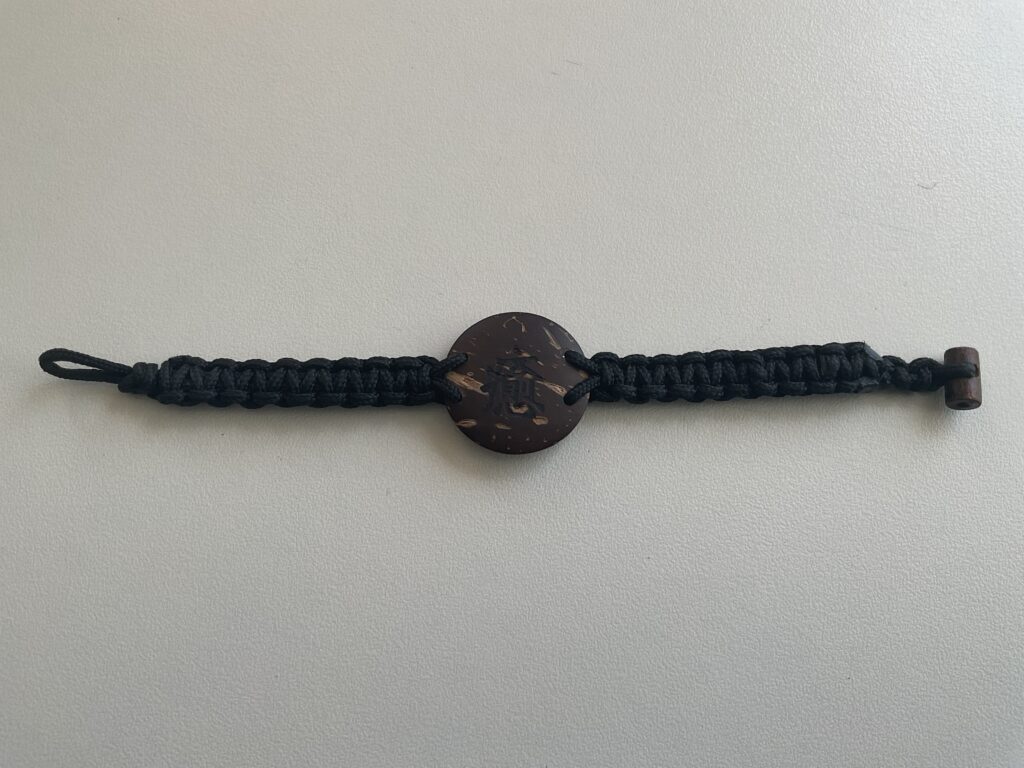 Découvrez les secrets des méridiens énergétiques avec la méthode ACMOS Bracelet de protection énergétique avec fermoir perle bois
