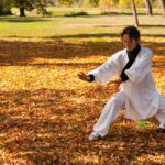 Initiation au Qi Gong : mouvements essentiels pour un équilibre énergétique durable