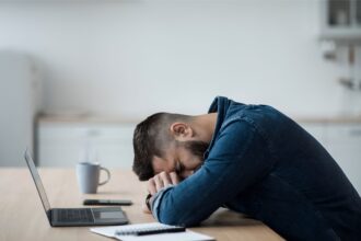 Ce que votre médecin ne vous dit pas : les véritables causes de votre fatigue chronique enfin révélées