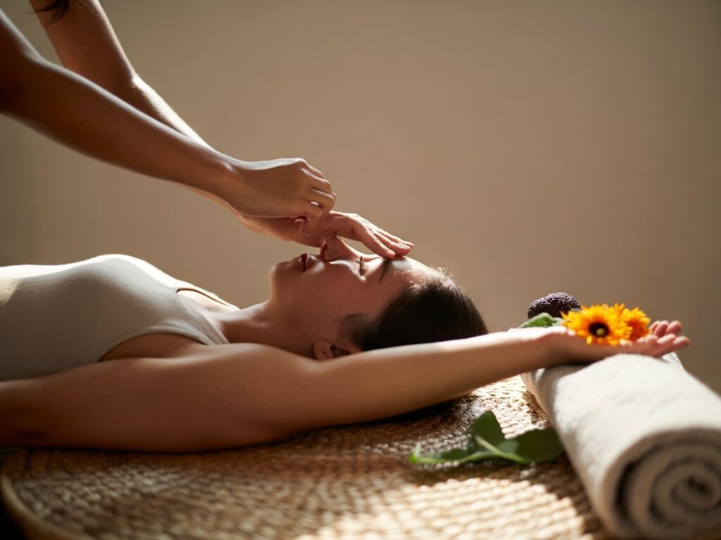 Les points d’acupression faciles à stimuler pour soulager le stress quotidien Les points d’acupression faciles à stimuler pour soulager le stress quotidien